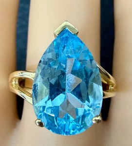 Blue Topaz Ring - 10K Gold Pear Cut Size 5.75