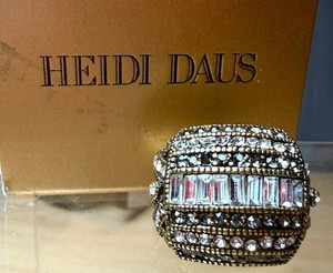 Statement Ring - Heidi Daus Crystal Design Size 9