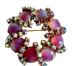 Vintage Brooch - Possible Juliana Purple Cabochon Rhinestone