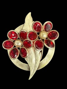 Sterling Silver Brooch - Floral Red Cabochon Design