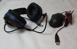 Turtle Beach - Ear Force Stealth 400 Wireless Stereo Gaming Headset for PlayStation 3 and PlayStation 4  and a Black and Reddragon Gaming Mouse. Model 3200 Dpi.