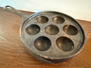 KD - Griswold No. 32 Cast Iron