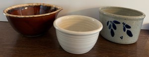 KD- Stoneware & Ceramic Mixing Bowl Lot