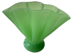 DR -  Fenton Jadeite Glass Fluted Fan Vase (1930s)
