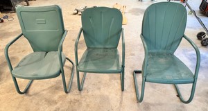 G - Mid-Century Green Metal Lawn Chairs - Set of 3