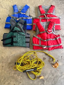 G - Water Sports Safety Lot Life Jackets & Tow Rope