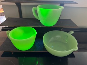 Vintage Jadeite & Uranium Glass Measuring  Glowing Green Kitchenware
