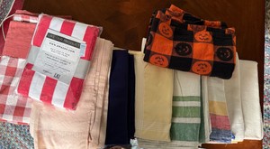 LR-Mixed Lot of Kitchen Linens & Seasonal Textiles