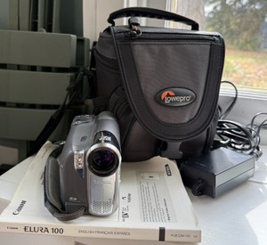 Canon Elura 100 MiniDV Camcorder Bundle
