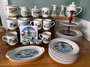 LR- Villeroy & Boch Design Naf Laplau Christmas Dinnerware Lot