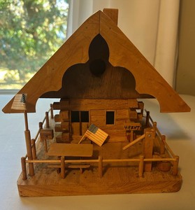 UM - Rustic Handmade Wooden Log Cabin Display