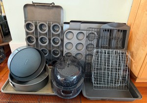 Essential Kitchen Bakeware & Roasting Pan Lot