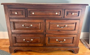 B2 - Rustic Solid Wood 7-Drawer Dresser with Decorative Carved Base