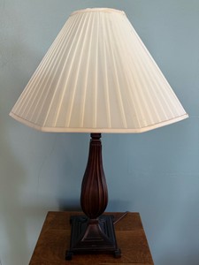 LR-Vintage-Style Fluted Wooden Table Lamp Base