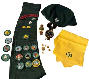 UK- Vintage 1950s1960s Girl Scouts Collection Lot  Manitou Council Sash, Beret & Gear