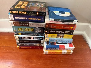 UM- Bestselling Audiobooks on CD & Cassette