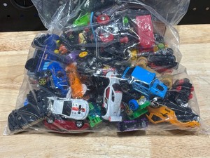 Hotwheels, Matchbox, Etc...