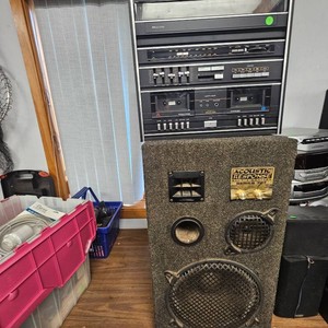 Pair of Accoustic Response 107 Speakers and SRr3000 Stereo, tested and works