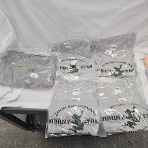 XL Zoom Longsleeve Shirt and 4 Zoom T Shirts, NIB