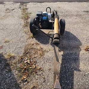 Honda 5HP Log Splitter, Pull Behind Type