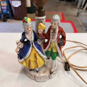 Vintage Occupied Japan Colonial Couple Lamp
