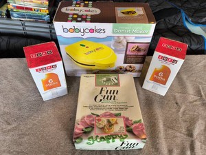 Babycakes Donut Maker - 2 Boxes of quick pop makers - Fun Gun - Lot of 4