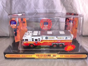 Limited Edition Die Cast Collectible - CODE 3 Heavy Rescue Truck-NEW IN BOX