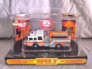 2001 Firehouse Expo E-One Cyclone II Model Firetruck