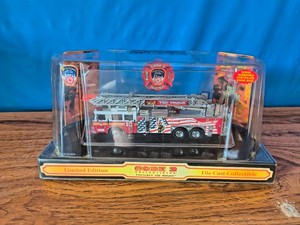 Code 3 Collectibles-Die Cast Firetruck Replica