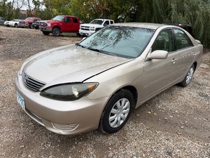 2005 Toyota Camry LE