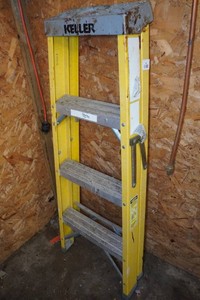 Keller 4 Fiberglass Step Ladder
