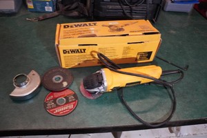 DeWalt 4-12 Angle Grinder and Discs