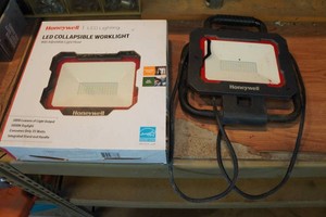2 Honeywell Collapsible LED Worklights