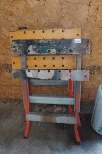2 Portable Work Stands