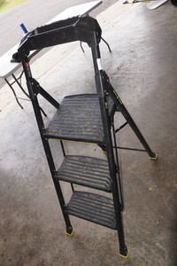 Gorilla Ladders 300 Lb Capacity Step Ladder