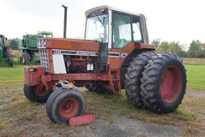 International Harvester 1486 Diesel Row-Crop Tractor