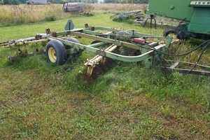 John Deere 110 Tow-Behind Disk Harrow - 11 Wide