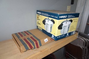 Pressure Cooker and Salton Food Warmer