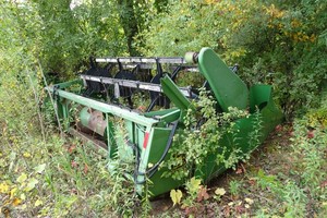 John Deere 213 Grain Header - 13 Wide