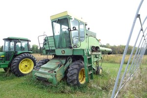 1979 John Deere 4400 Diesel Combine Tractor