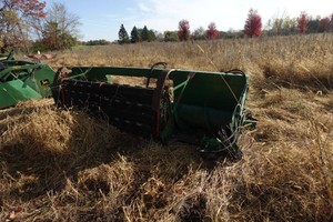 John Deere Combine Pickup Header - 14 Wide