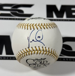 Vernon Wells Autographed Gold Glove Award Official Rawlings Baseball