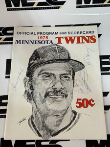 1975 Minnesota Twins Official program and Scorecard w 4 Autographs on Cover
