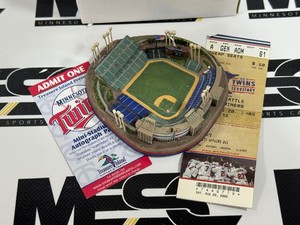 Treasure Island Limited Edition Met Stadium Statue w Ticket - Minnesota Twins - In Box