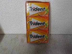 12 Trident 14 Sticks per Pack Tropical Twist Sugar Free Gum