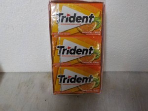 12 Trident 14 Sticks per Pack Tropical Twist Sugar Free Gum