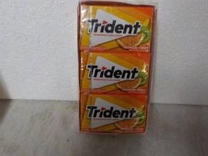 12 Trident 14 Sticks per Pack Tropical Twist Sugar Free Gum