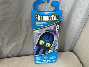 New 9 ft Tall Streamer Kite