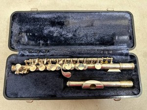 Armstrong Piccolo with Case