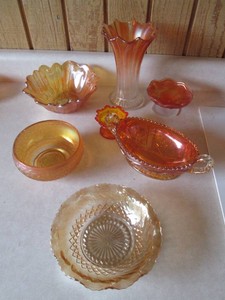 Vintage Marigold carnival glass 7-bowl set